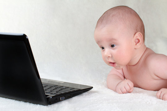 baby interesting laptop