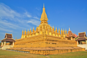 Fototapeta na wymiar Pagoda w Laosie