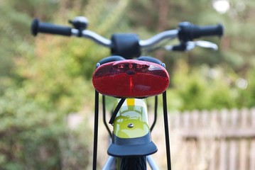 Kinderfahrrad, Rücklicht, von hinten
