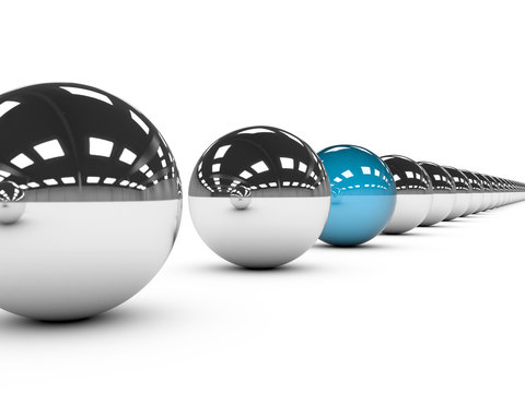 chromowane kule i niebieska