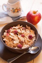 Breakfast cereals and apple