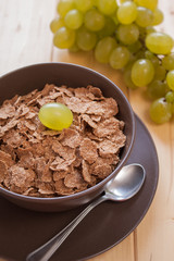 Integral cereal flakes for breakfast