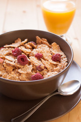 Breakfast cereals and orange juice