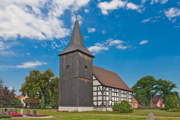 Fototapeta na wymiar Fachwerkkirche Bluno