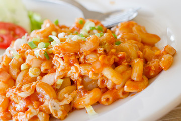 Stir-fried macaroni with ketchup