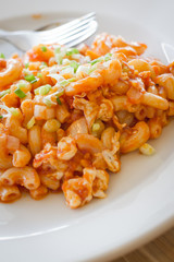 Stir-fried macaroni with ketchup