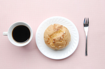 シュークリームとコーヒー