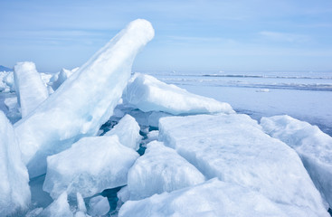 Fototapeta na wymiar Bajkał zimą