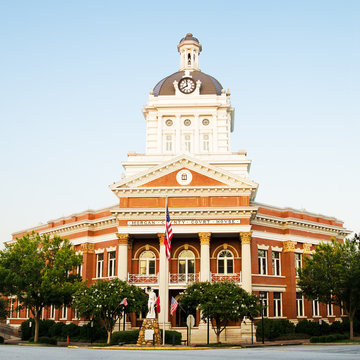 Historic Morgan County Courthouse In Madison, Georgia