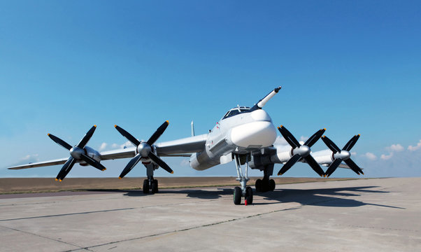Russian strategic bomber Tu-95