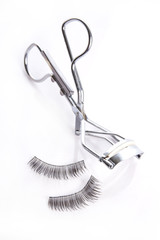 k&uuml;nstliche wimpern und Wimpernzange