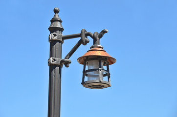 Fototapeta na wymiar Vintage latarni na błękitne niebo, Odessa, Ukraina
