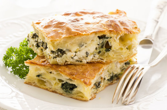 B&ouml;rek mit Feta und Spinat