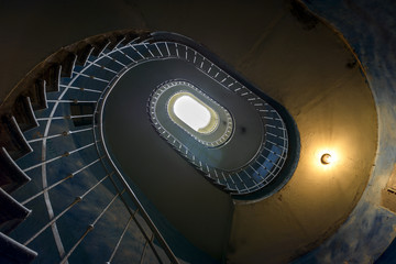 Fototapety  Spiralne schody grunge