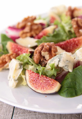 mixed salad with lettuce,fig,cheese and walnut