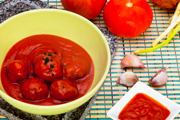 Meatballs with tomato sauce