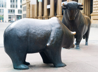 Bulle und Bär Statue bull and bear Skulptur der Frankfurt, germany