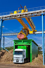 plate-forme sucrière, chargement camion cannes