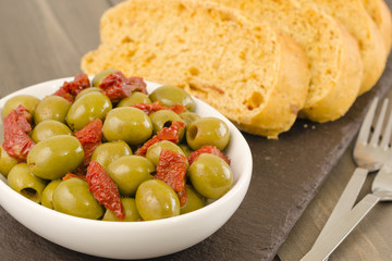 Tapas - Olives & sun-dried tomatoes with Mediterranean bread