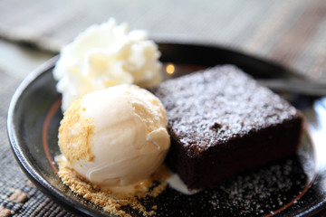brownie with icecream