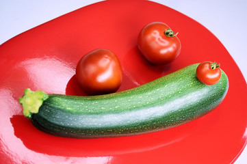 Zucchini mit Tomaten