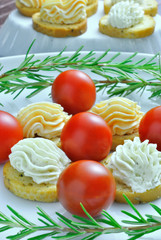 Tartine con crema di formaggio