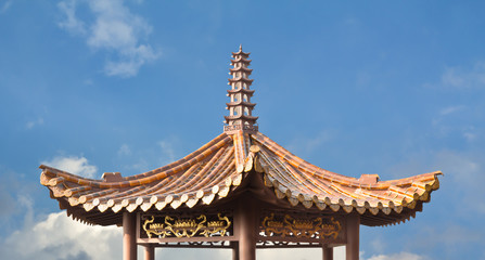 Obraz premium Buddhist emple roof architecture in vietnam