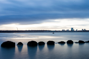 Fototapeta na wymiar View of a rocky coast in the morning.