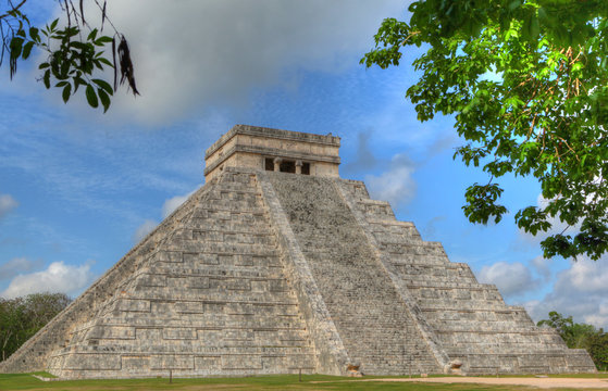 Chichen Itza - El Castillo Pyramid