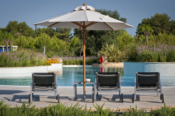 Lettini in piscina