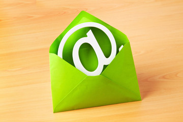 Kuvert mit e-Mail Zeichen