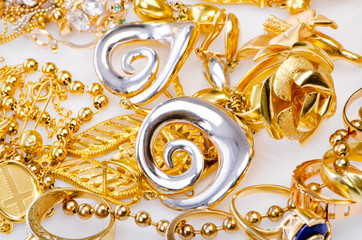 Large collection of gold jewellery