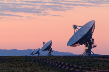 Radio Telescope - VLA - obrazy, fototapety, plakaty