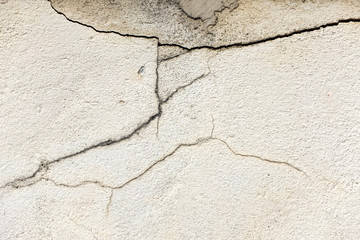 Schäden an Hauswand