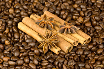 Naklejka premium Kawa z cynamonem i anyżem