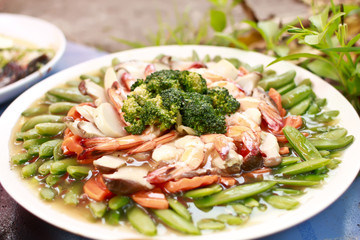 Fried shrimp and vegetables