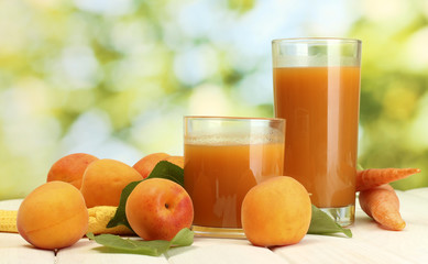 glasses of carrot and  apricot juice