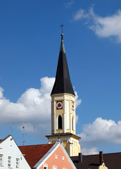 Fototapeta na wymiar Kościół parafialny pw Wniebowzięcia NMP