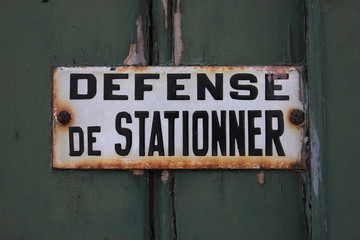 Défense de Stationner