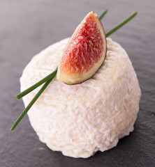 cheese, dairy product and fig