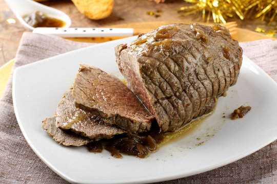 Roast beef with gravy