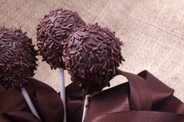 Cacepops mit Schokostreussel