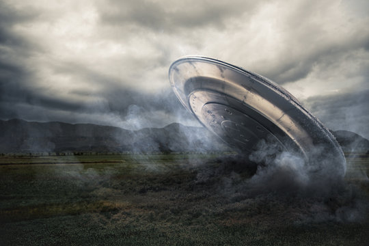 Ufo Crash Bilder – Durchsuchen 978 Archivfotos, Vektorgrafiken und Videos |  Adobe Stock