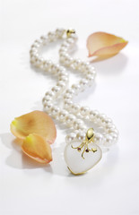 Perlenkette mit Herz