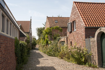 Fototapeta na wymiar old houses and street in Veere