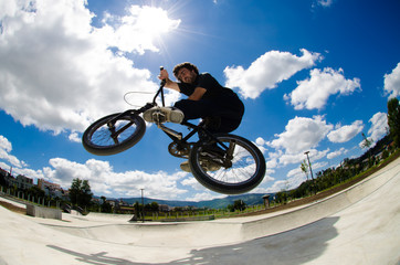 Cross bar