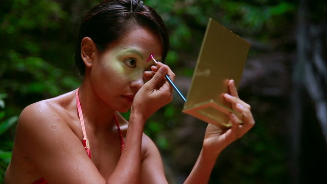 Borneo Rainforest Tribal Culture: Face Painting