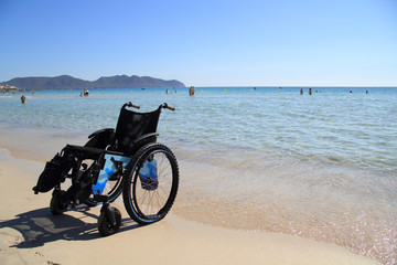 Sportrollstuhl am Strand