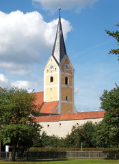 Fototapeta na wymiar Kościół parafialny Wniebowzięcia NMP