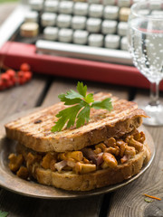 Sandwich with mushrooms